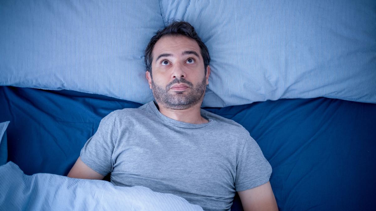 Svegli nel cuore della notte? Il metodo per riprendere sonno in fretta