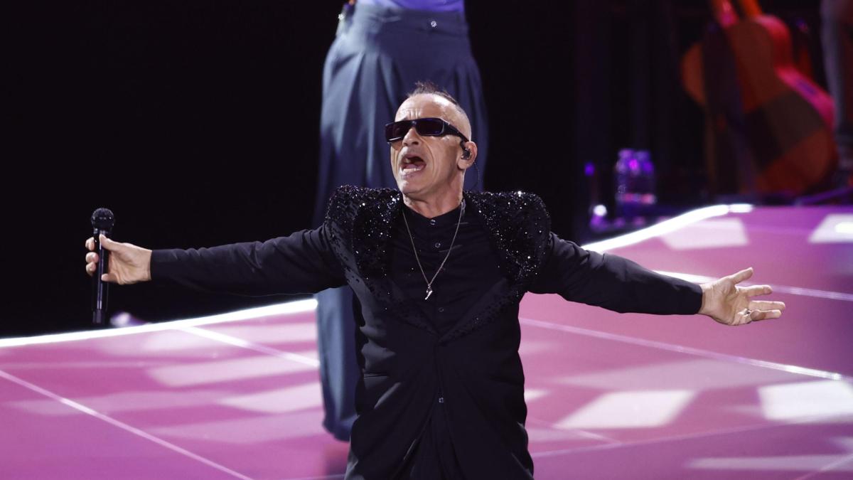 Eros Ramazzotti operato alle corde vocali, tour mondiale posticipato