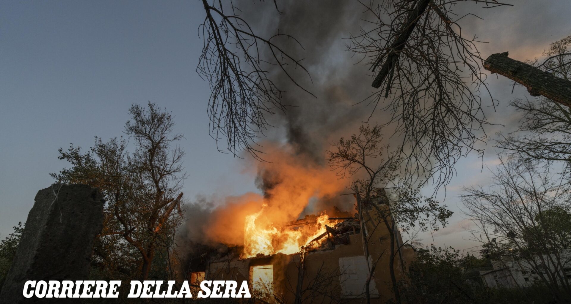 Guerra Ucraina-Russia, le notizie in diretta | Wsj: il capo della Cia in Russia «ha avvertito lo zar di non attaccare i Paesi della Nato». Esplosioni nella notte a Kiev, detriti su due quartieri della capitale