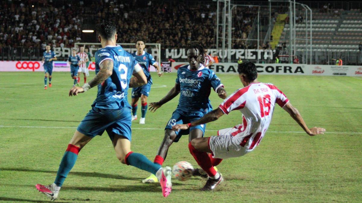 Bari horror, che batosta: Mateus Castro show, 3-0 del Barletta - La Gazzetta dello Sport