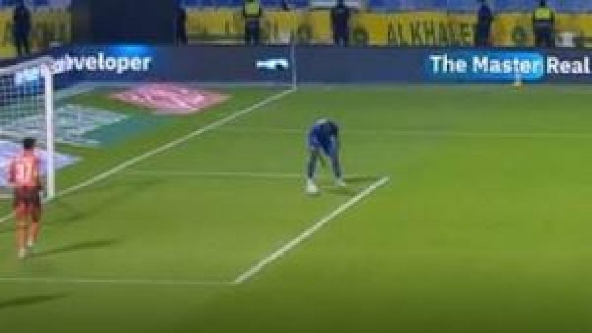 Rigore Koulibaly per aver preso palla con le mani: Kovacs ne aveva già dato uno uguale al