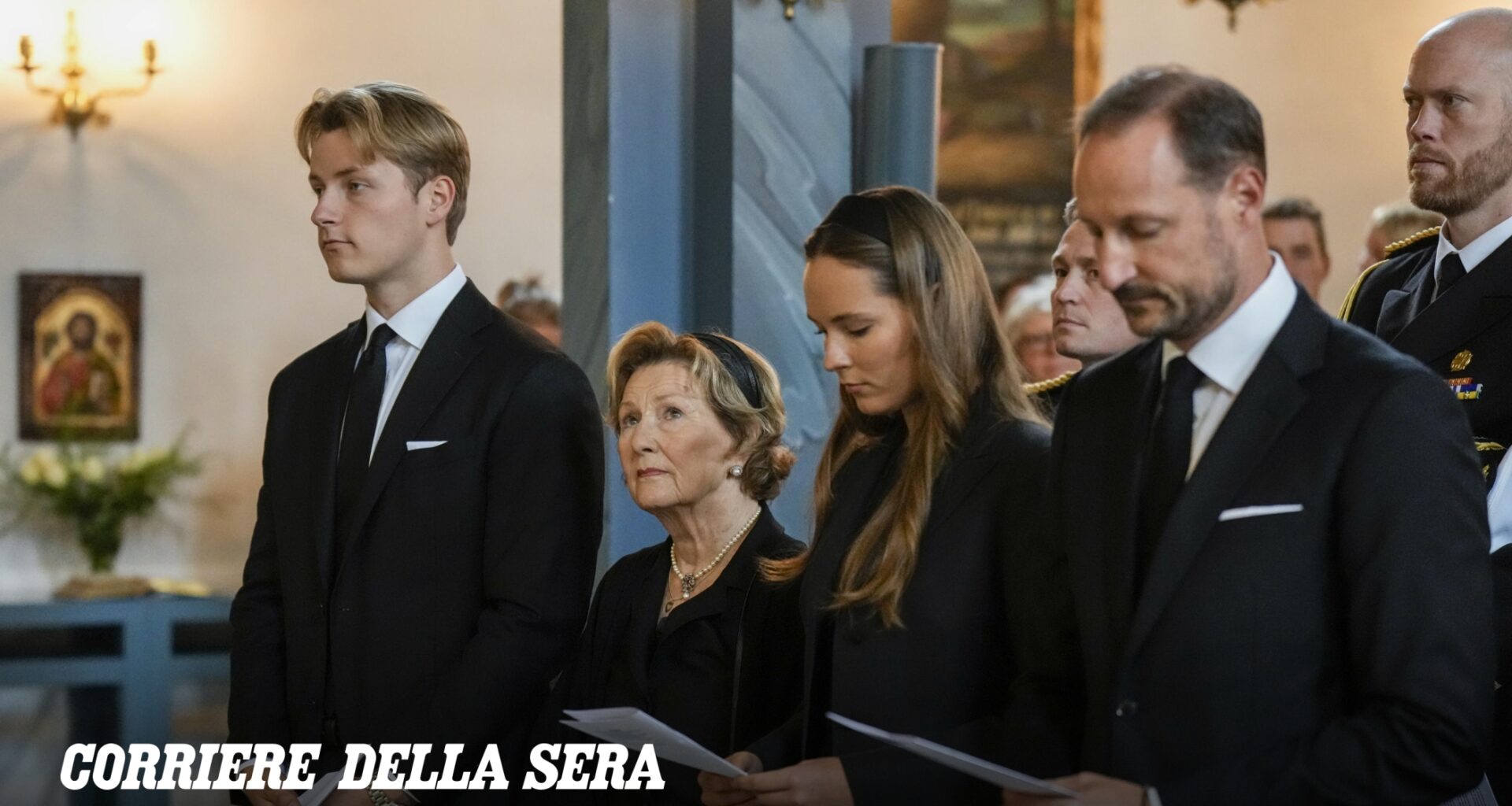 L'assenza della regina Mette-Marit alla prima messa dopo la morte di re Harald. «Funerale di Stato dopo il 7 settembre»