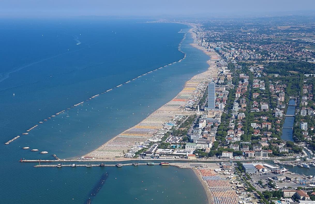 Truffa a Cesenatico, il 'Residence Andrea' non esiste: 120 persone senza casa vacanze