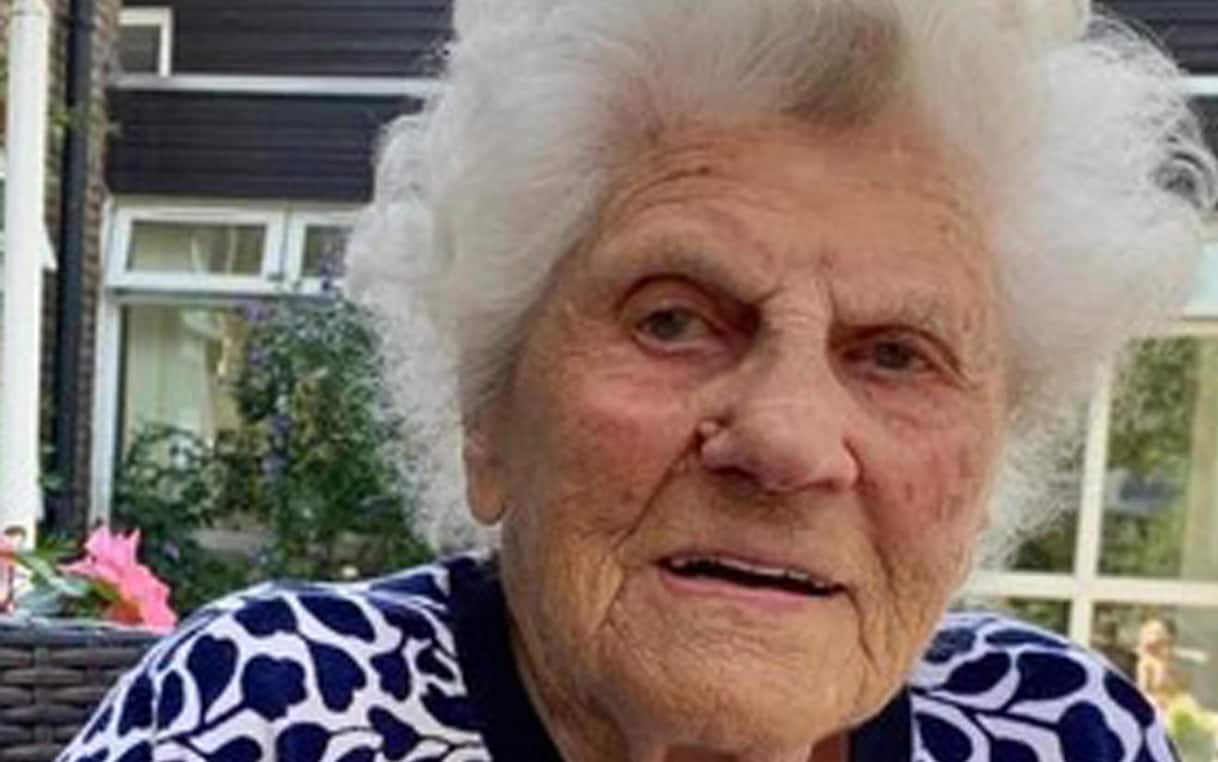 Ethel Caterham compie 117 anni: è la persona più vecchia del mondo