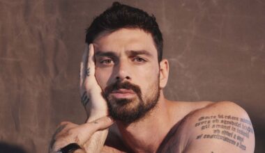 Michele Morrone: «Sono diventato padre per incoscienza, ma è stata l’incoscienza più bella della mia vita. Con Giorgia Meloni ho un rapporto di amicizia, è normale che ogni tanto ci si senta per farci un saluto»
