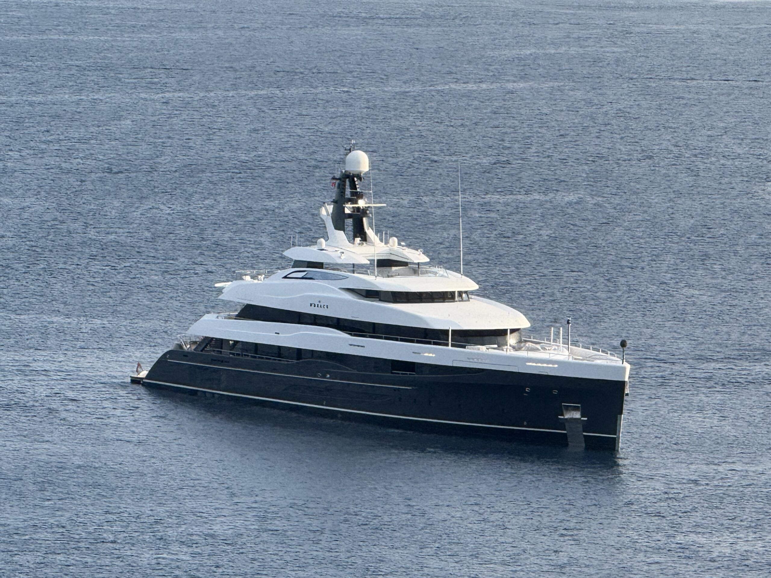 L'M'Brace, il superyacht di Michael Jordan