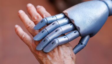 Cos’è la gerontecnologia. “Robot sociali e anziani, un aiuto anche contro la solitudine”