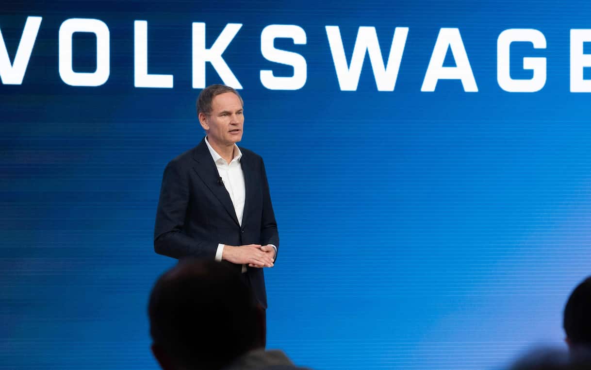 Crisi mercato auto, il ceo di Volkswagen Oliver Blume: 'Produrremo per la difesa'