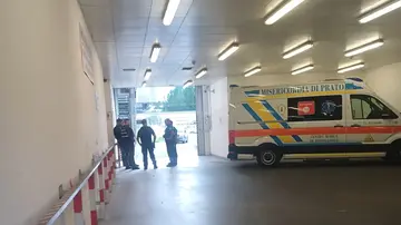 Fermato dalla polizia e portato in ospedale, tenta di evadere. Agente spara, panico al pronto soccorso