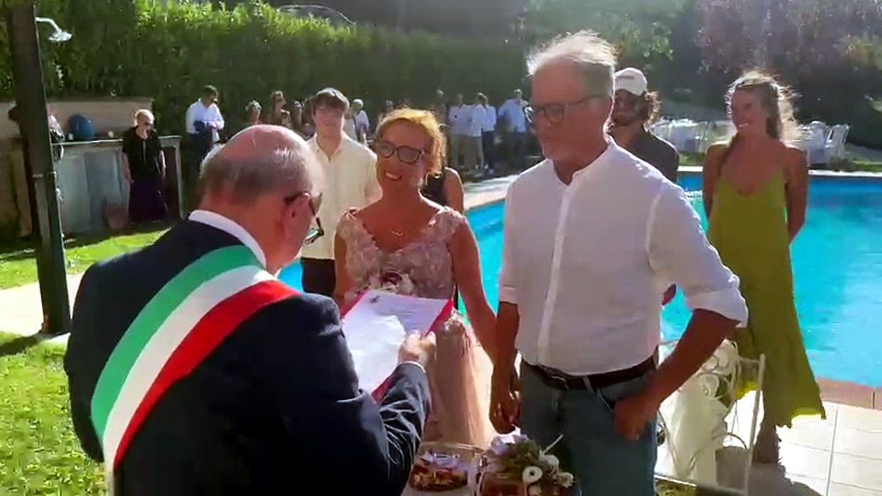 Ilaria Cucchi, il matrimonio nella “casa del cuore” con Fabio Anselmo: “È il regalo di mio fratello Stefano”