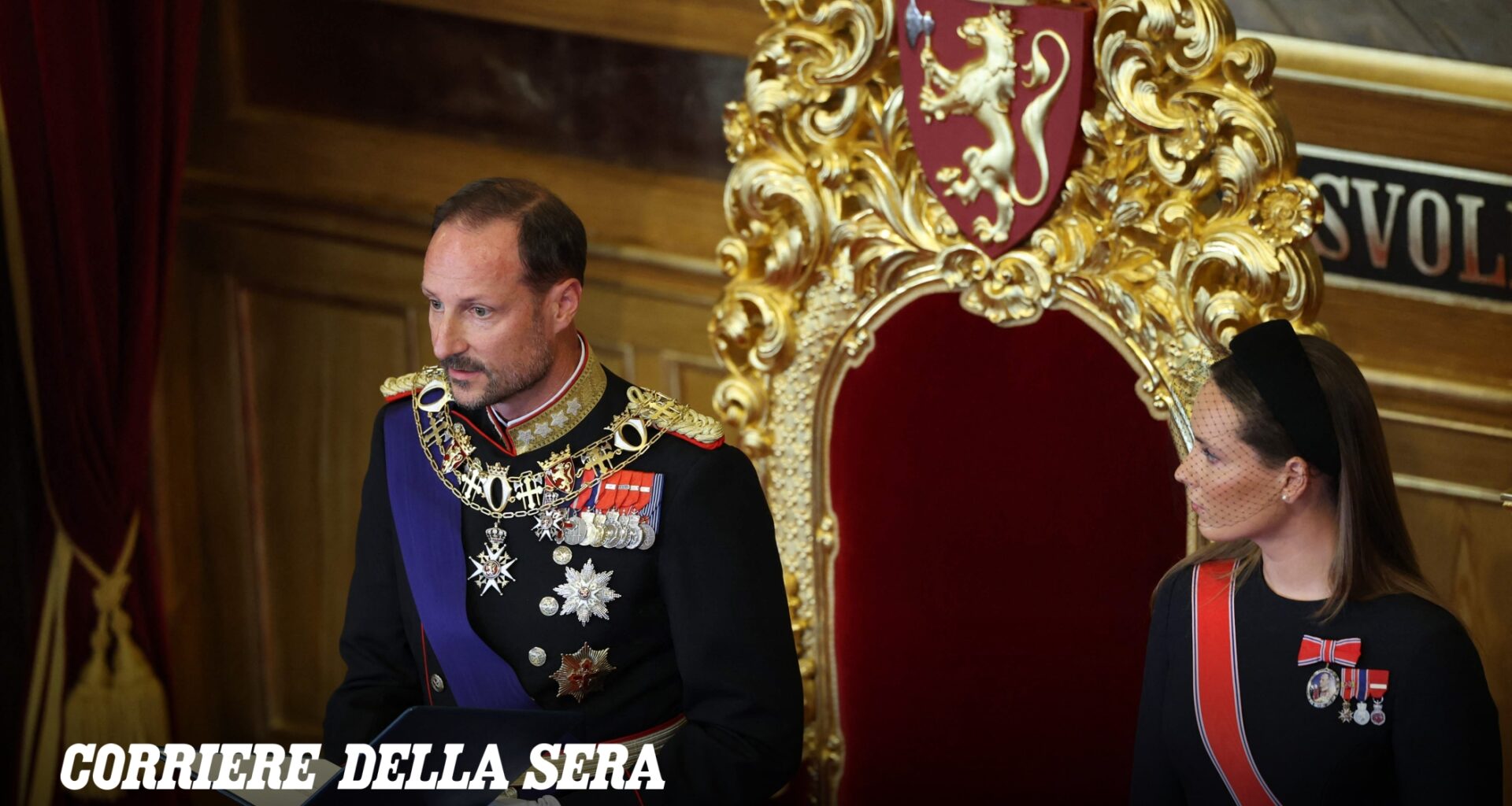Norvegia, Re Haakon VIII giura davanti al parlamento a Oslo. Il forfait della regina Mette-Marit per complicazioni polmonari