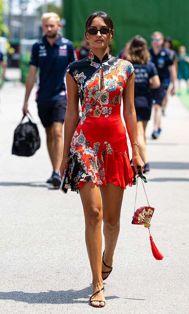 Alexandra Leclerc pronta per incantare Monza (e Milano): i suoi look più belli di sempre nel paddock