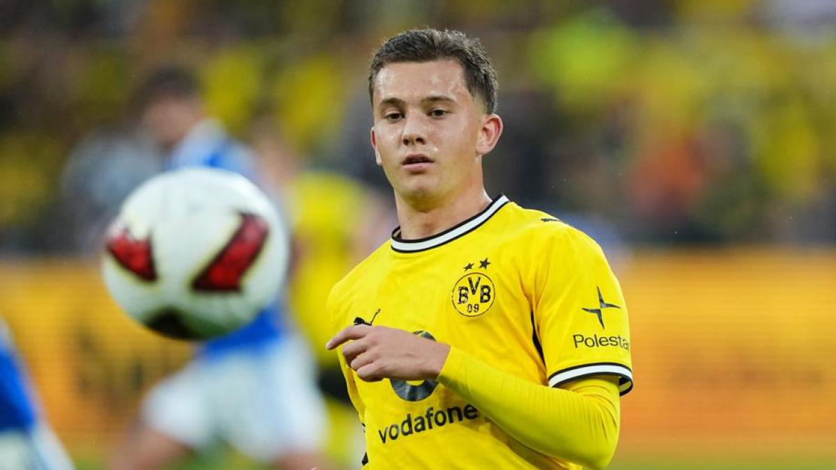Milan, i retroscena sul mercato: Karetsas, Mastantuono, Leao, Tomori