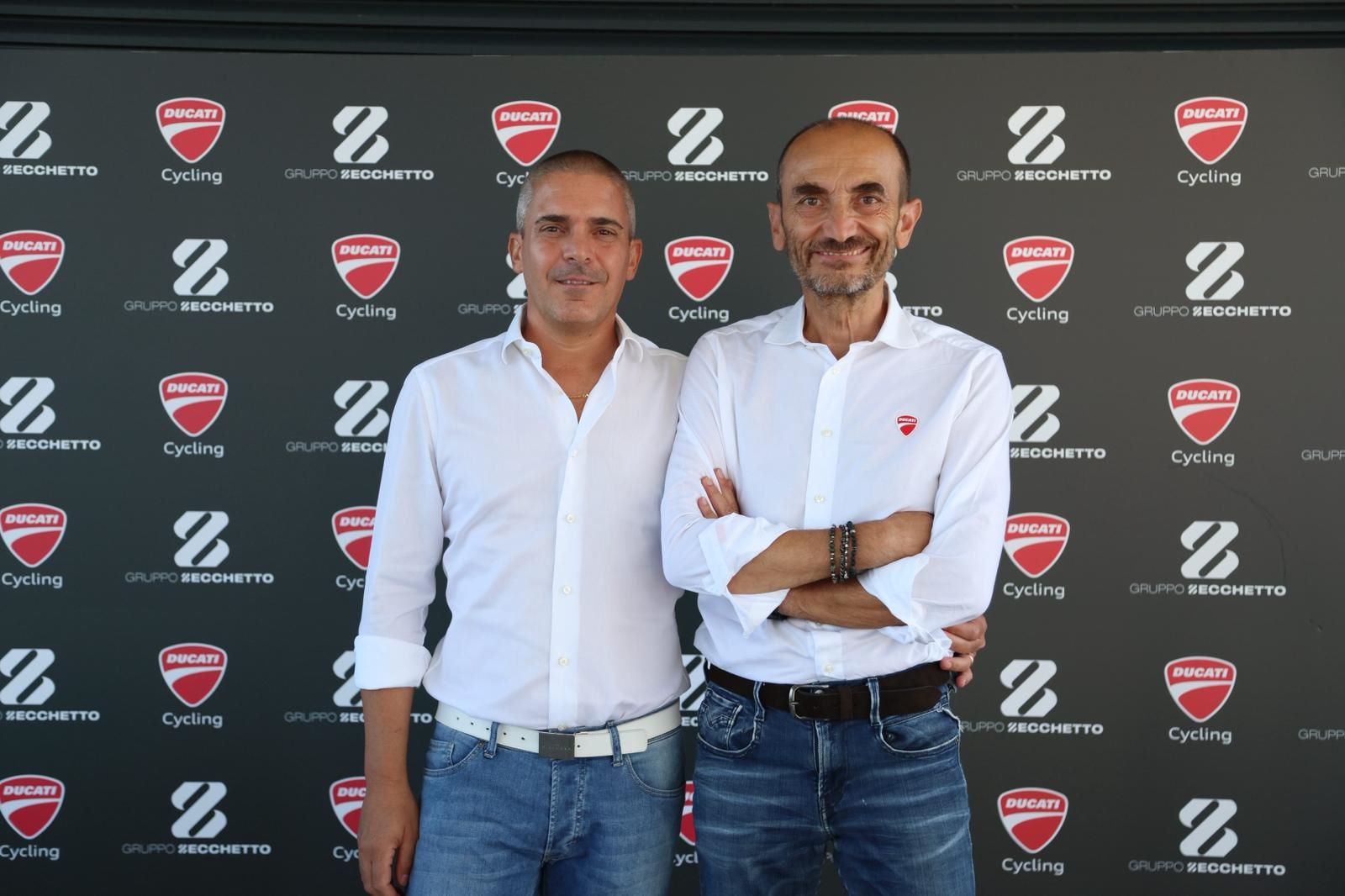 Ducati presenta le sue nuove biciclette, testate dai fuoriclasse: da Vincenzo Nibali a Tony Cairoli. Domenicali: «I nostri piloti si allenano pedalando»