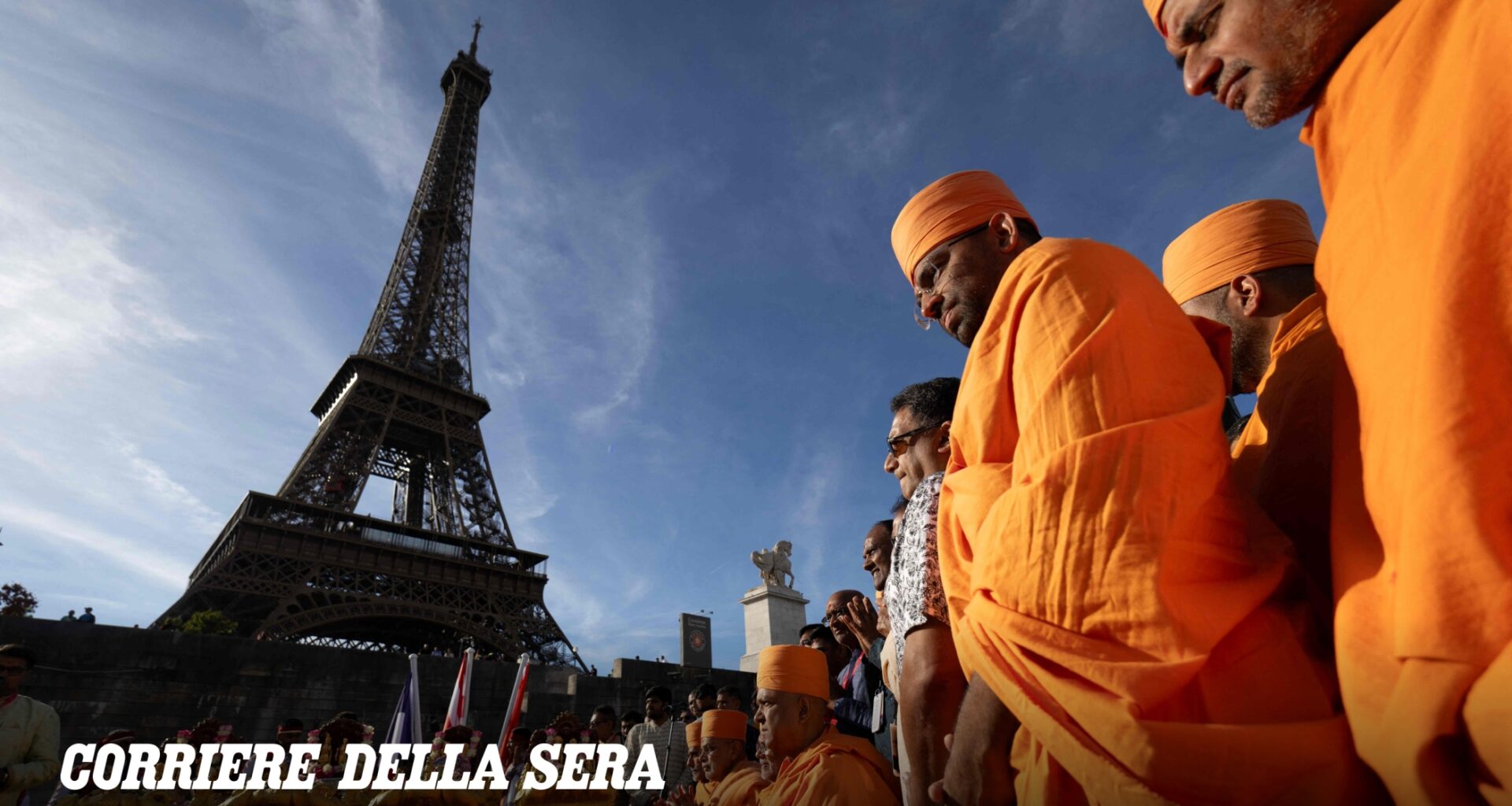 Parigi, Torre Eiffel chiusa per sciopero: «Una delegazione indù ha chiesto di non avere donne a riceverla ed è stata accontentata, è inaccettabile»