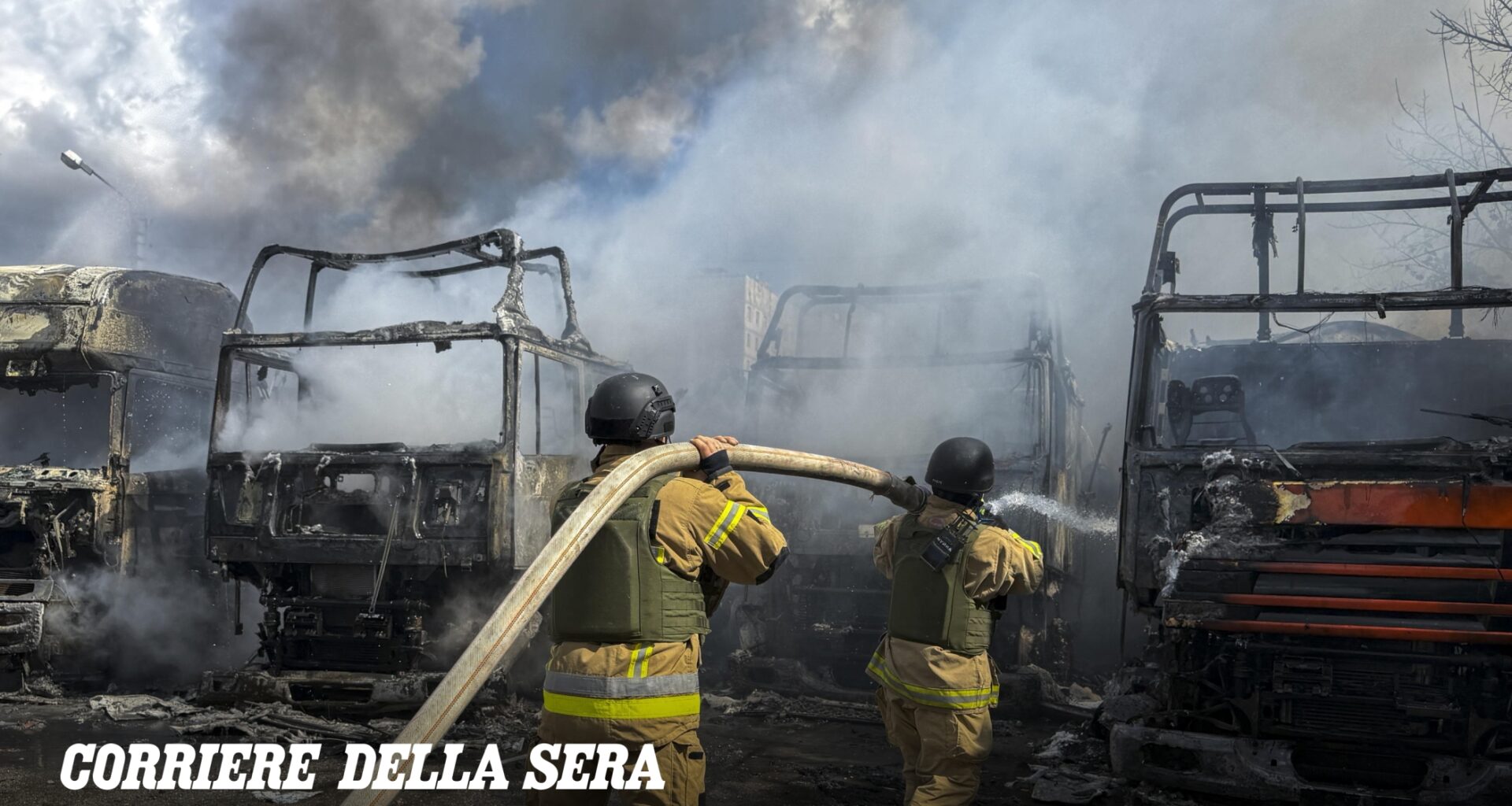 Guerra Ucraina-Russia, le notizie in diretta | La Russia riprende gli attacchi su Kiev dopo tre giorni di tregua. Incendi in tutta la città, almeno due morti e 7 feriti