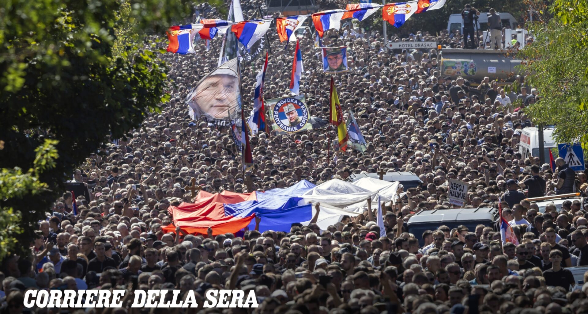La Bosnia ritira gran parte del personale dall'ambasciata in Serbia dopo il funerale di Mladic. Il ministro degli Esteri bosniaco: «Potessi, interromperei le relazioni diplomatiche»