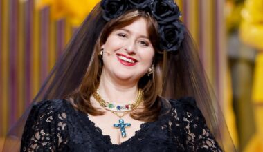 Michela Giraud: «Soffro il giudizio degli hater. I miei difetti? Sono emotiva e permalosa. Il primo show? Un disastro con un personaggio di Roma Nord»»