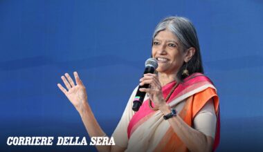 Nova, Albanese all'evento del M5S evoca la Terza internazionale. Ma la star è l’indiana Ghosh: «Tassare i ricchi»