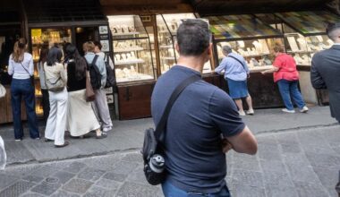 Ponte Vecchio si blinda per la manifestazione, gioiellerie chiuse e saracinesche pronte ad abbassarsi
