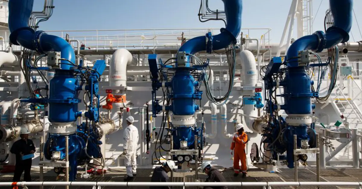 Japan’s Jogmec Weighs Stake Sale in Asia-Pacific LNG Projects