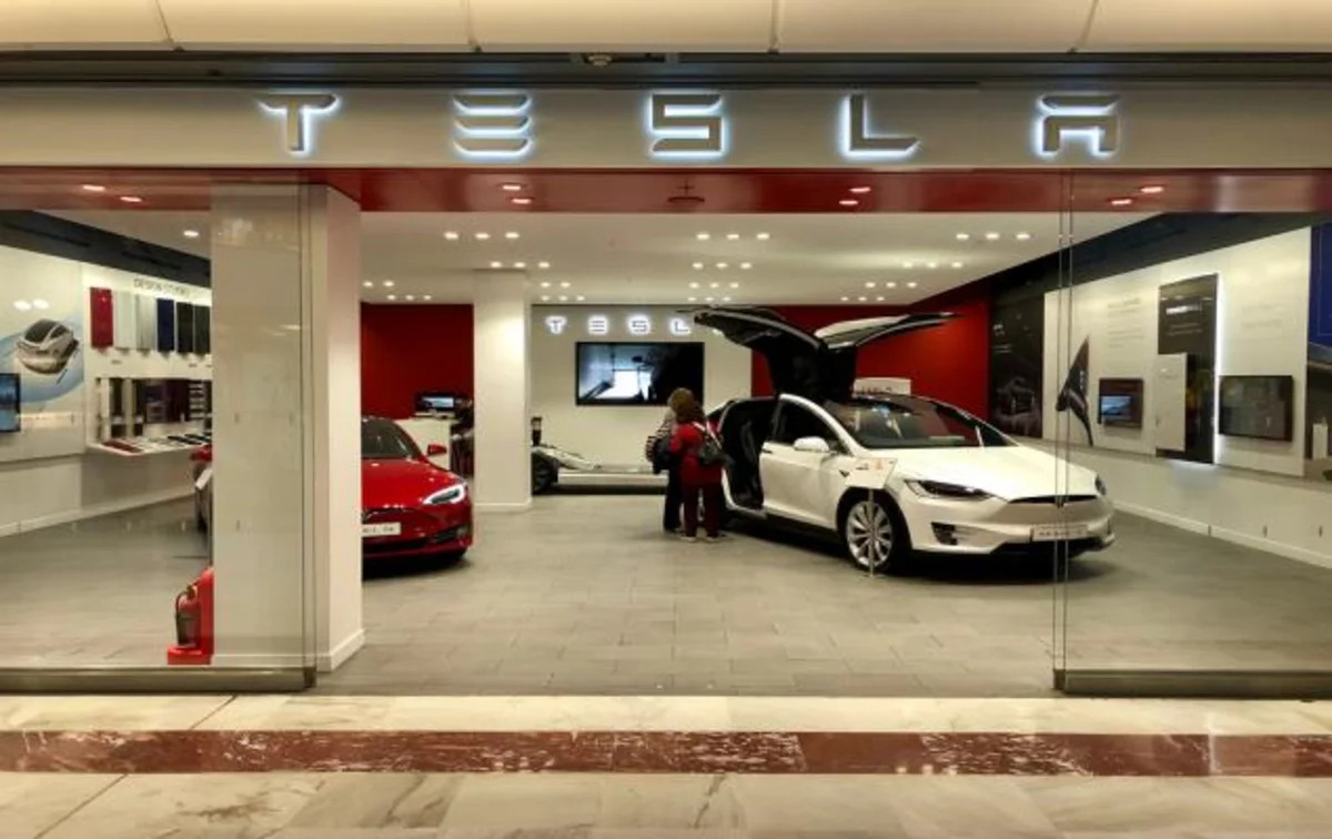 Tesla's Japan Sales Surging: Can Its Delivery Network Keep Up?