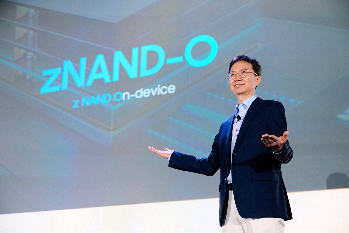 Lee Jin-yeop, Vice President of Samsung Electronics' Flash Development Division, gives a presentation at "FMS 2026" held in Silicon Valley, U.S., on the 4th (local time). Samsung Electronics - Seoul Economic Daily Finance News from South Korea