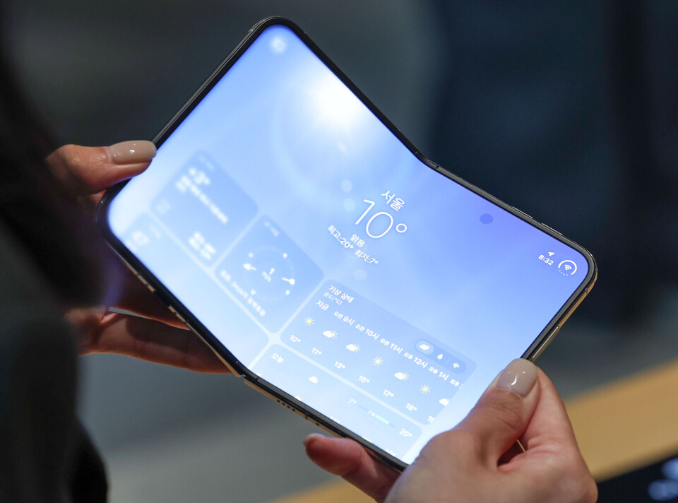 Apple iPhone Duo Crackgate fuels anti-Apple backlash in Korea - Korea