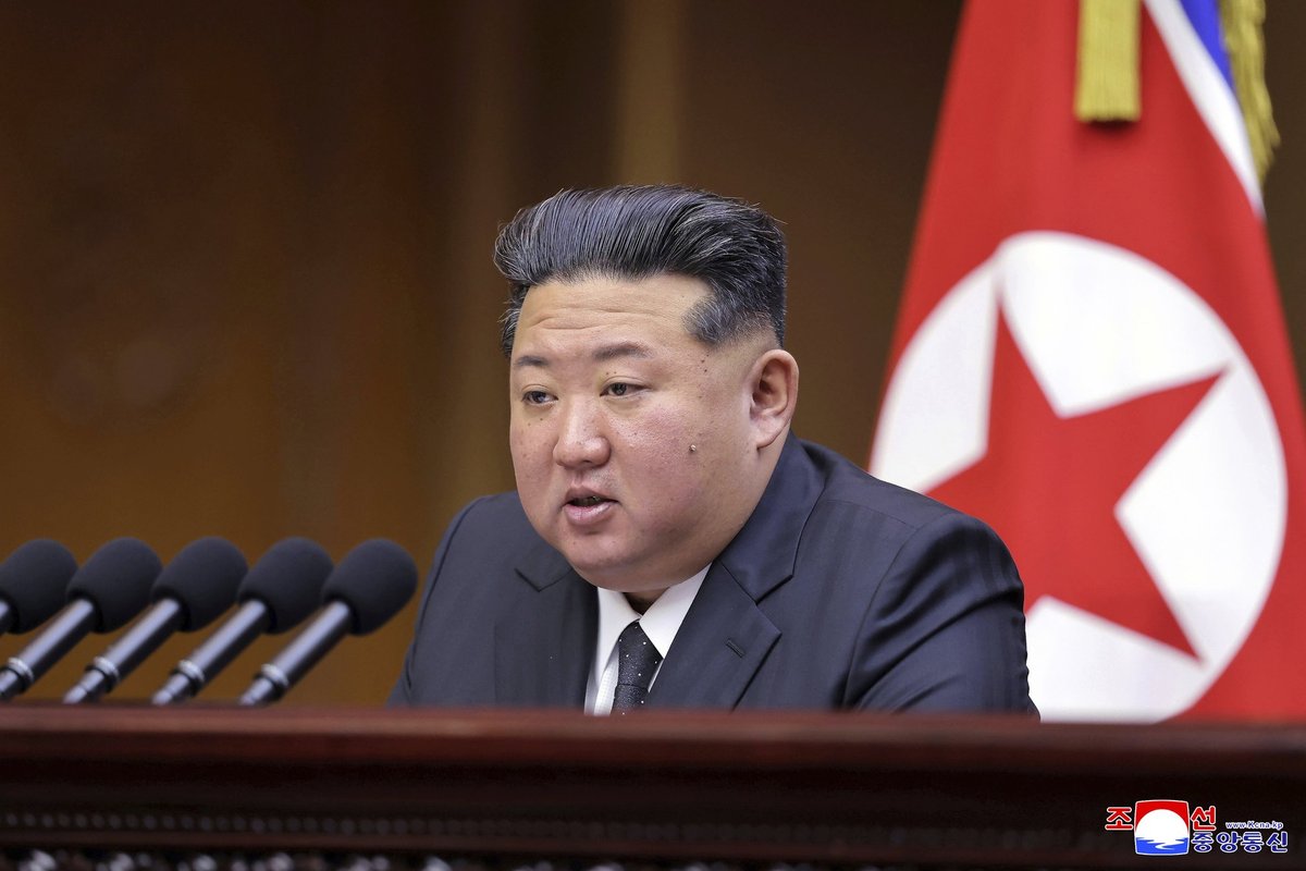 Kim Jong Unas yra atviras deryboms su JAV, bet kelia vieną sąlygą