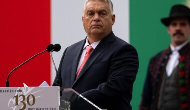 Karas Ukrainoje. Į Ukrainos kaltinimus sureagavęs Orbanas: ji nėra suvereni šalis - Delfi