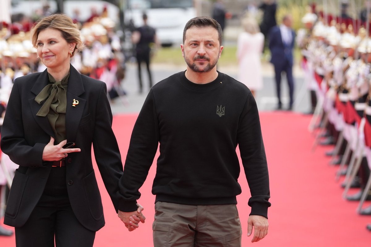 Kremlius Olenai Zelenskai „nupirko“ rekordiškai brangią „Hermès“ rankinę už 450 tūkst. eurų