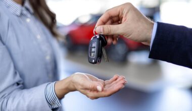 vis daugiau vairuotojų renkasi naudotus automobilius