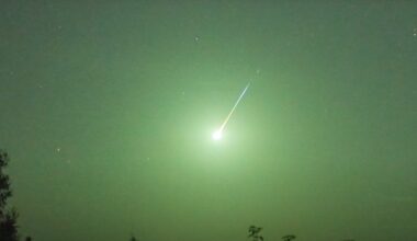 Nakties danguje virš Lietuvos – galingas meteoro sprogimas