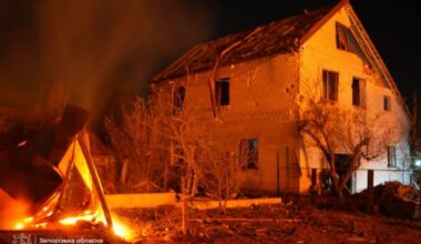 Karas Ukrainoje. Rusija antrą naktį iš eilės atakavo Zaporižią aviacinėmis bombomis - Delfi