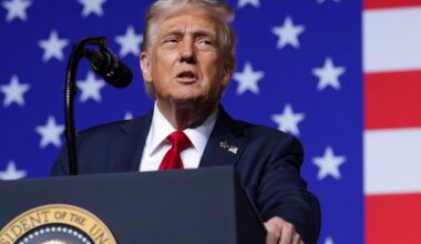 „Ar tu popierinis tigras?“: Trumpas tyčiojosi iš Putino JAV generolų akivaizdoje