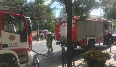 Vilniuje į parduotuvę Gedimino prospekte skubėjo specialiosios tarnybos
