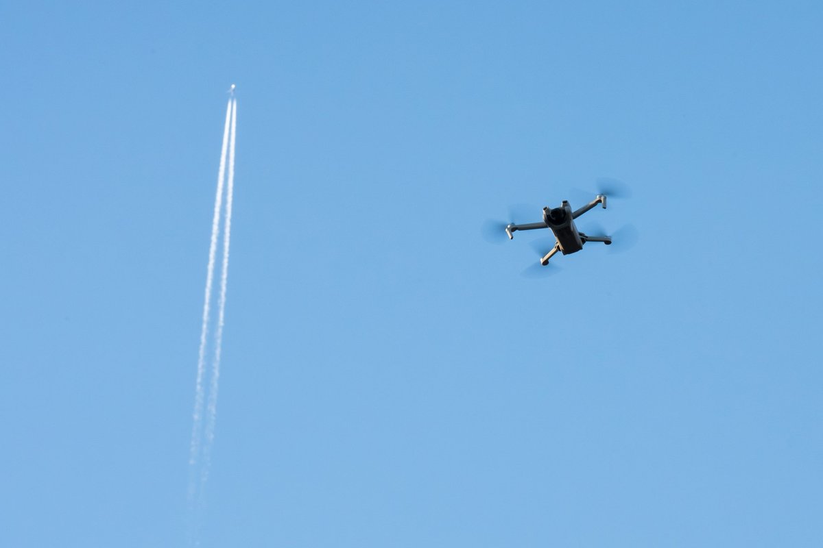 Prie Danijos karinių bazių naktį vėl pastebėti dronai