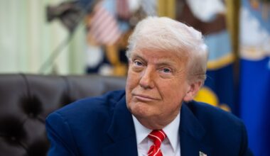 Analitikas įvertino pasikeitusią Trumpo retoriką dėl Ukrainos