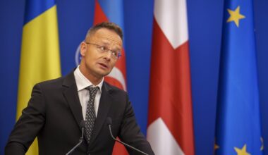 Szijjártó pasipiktino Zelenskio pareiškimu apie vengriškus dronus
