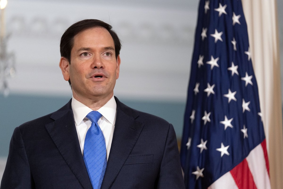 Rubio įvardijo, kokiu atveju NATO imsis numušinėti Rusijos lėktuvus