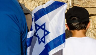 „Hamas“ ieškodama dviejų įkaitų paprašė Izraelio sustabdyti puolimą