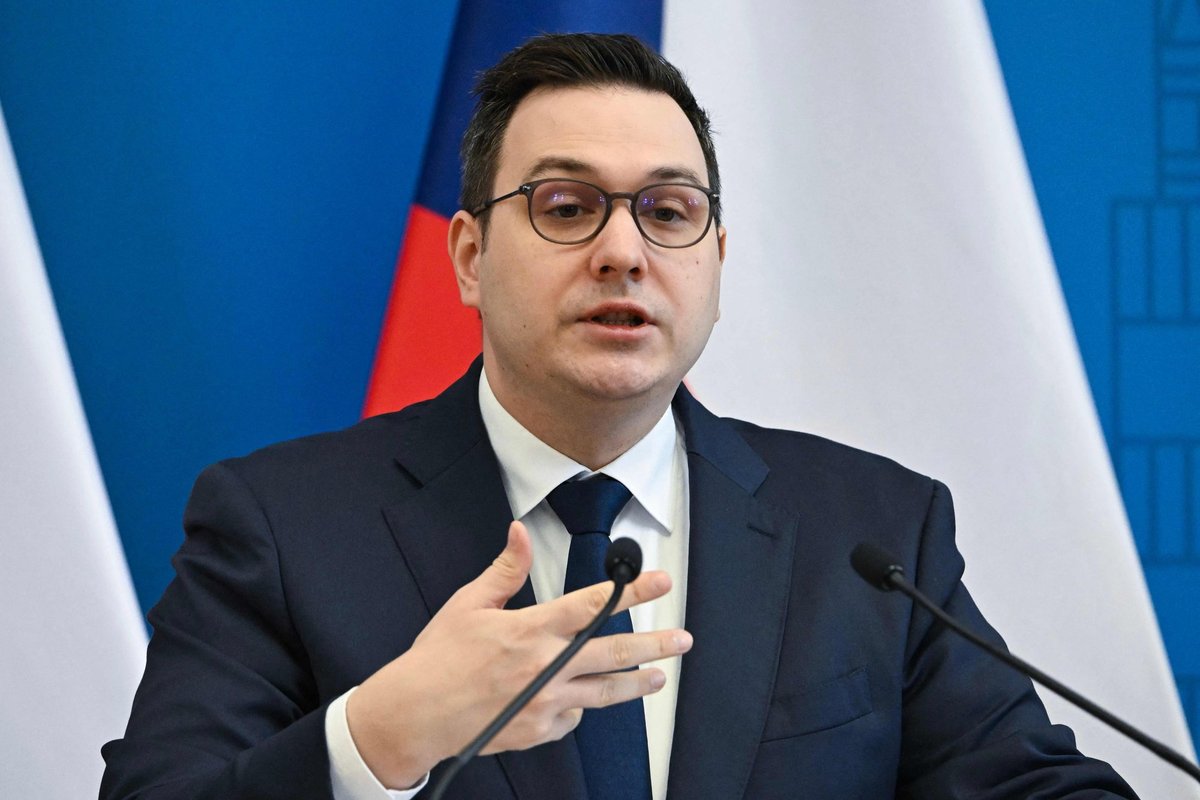 Čekija pirmoji ES apribojo Rusijos diplomatų galimybes atvykti į šalį