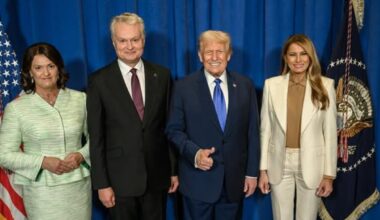 Su Trumpu susitikęs Nausėda sulaukė JAV prezidento pagyrimo