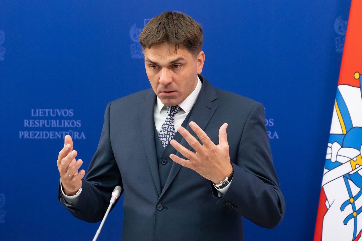 Savo susitikimo versiją papasakojo dar vienas kultūros ministro minėtas „klasiokas“
