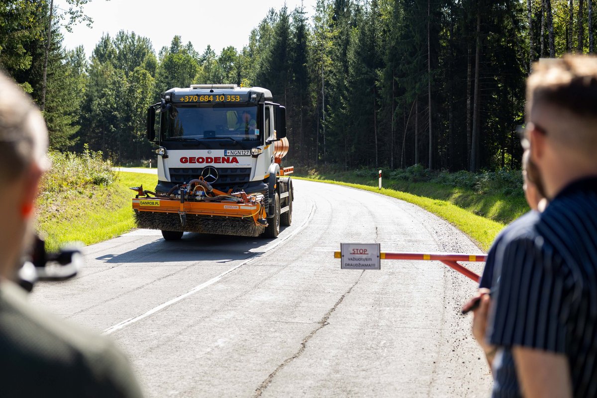 Paaiškėjus informacijai apie nekokybišką kelią prašo pradėti tyrimą