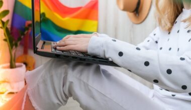 Slovakija neribotam laikui atidėjo prieš LGBTQ nukreipto įstatymo priėmimą