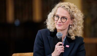 Nuo politikos atsitraukusi Aušrinė Armonaitė pakeitė įvaizdį: tokios dar nematėte