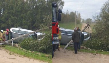 Mirtina avarija Telšių rajone – po smūgio į stulpą žuvo vairuotojas - Delfi
