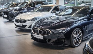 BMW visame pasaulyje atšaukia šimtus tūkstančių automobilių