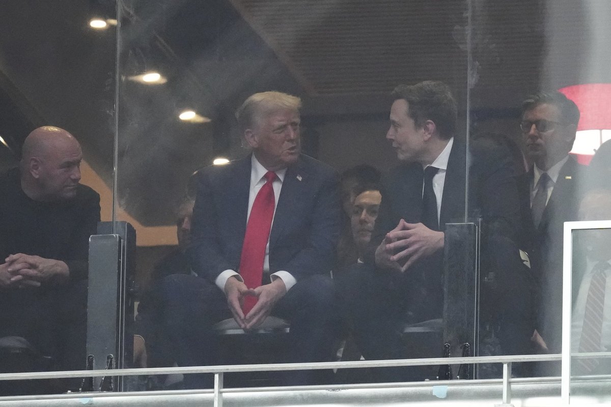 Trumpas užfiksuotas kartu su Musku